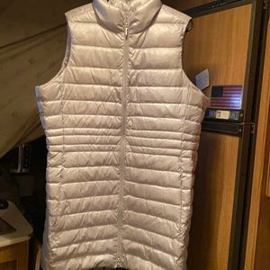 Lands end extra large/tall size 18 brand new tags on high quality. Premium down.